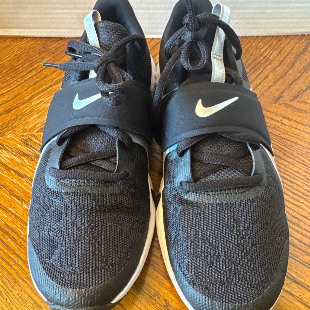 Nike Women Renew InSeason Tr 12 Prm Size 6.5 Black & Muticolor White